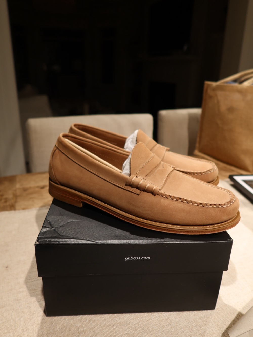 Classic Tan GH Bass Weejun loafers size 10.5 barely worn excellent condition